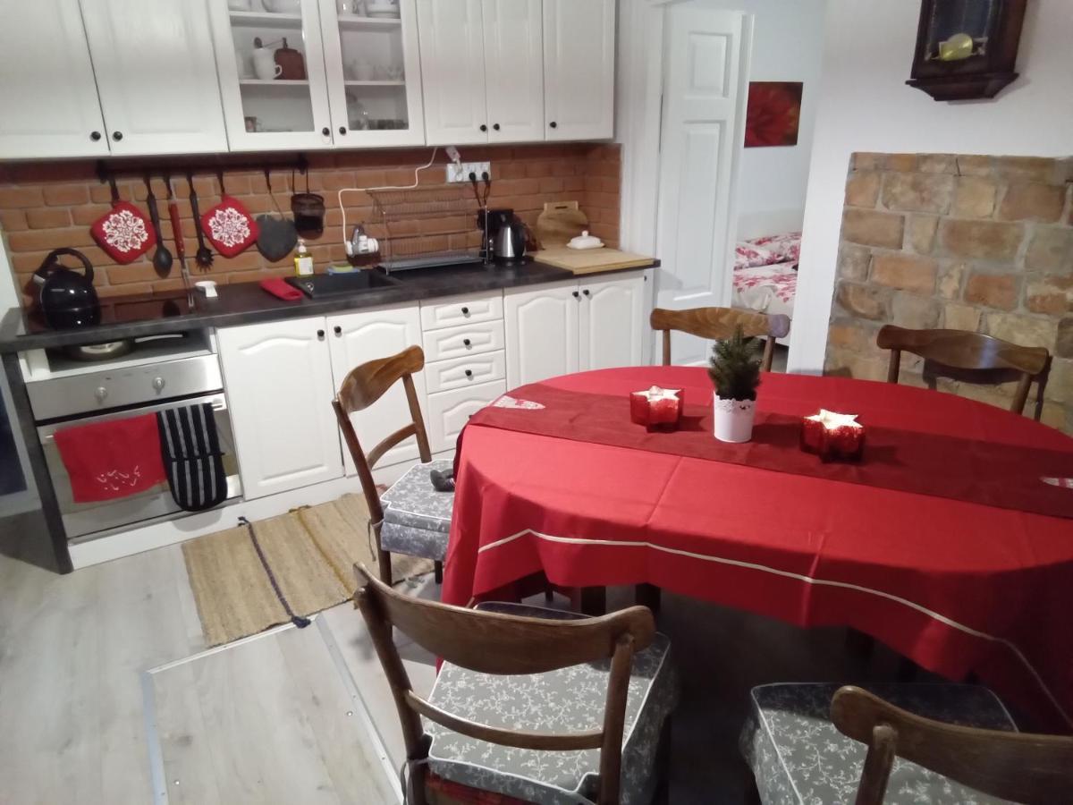 Domek U Kazi Sadowne Exterior foto